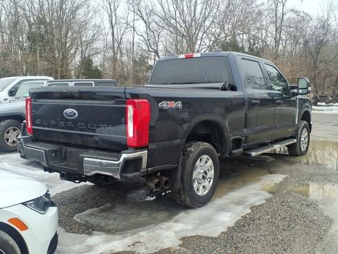 Used 2024 Ford F250 XLT image 3