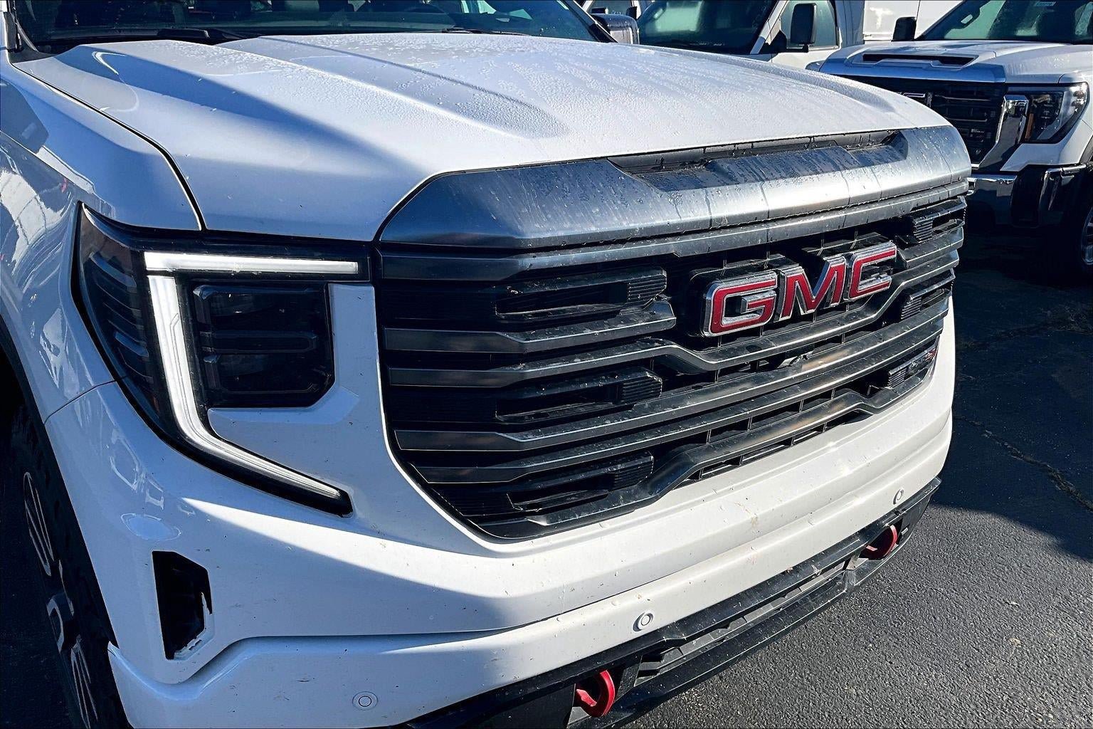 Used 2024 GMC Sierra 1500 AT4 AWD/4WD image 3