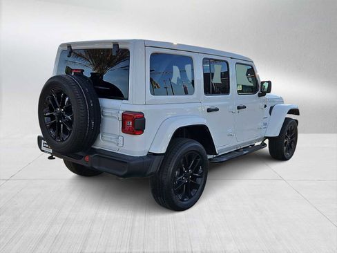 Used 2021 Jeep Wrangler Unlimited Sahara w/ Cold Weather Group image 8