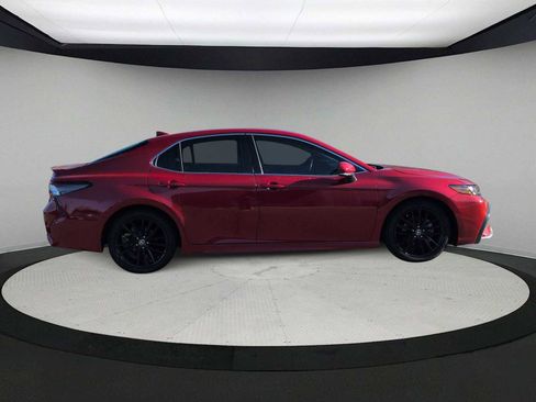 Used 2022 Toyota Camry XSE image 9