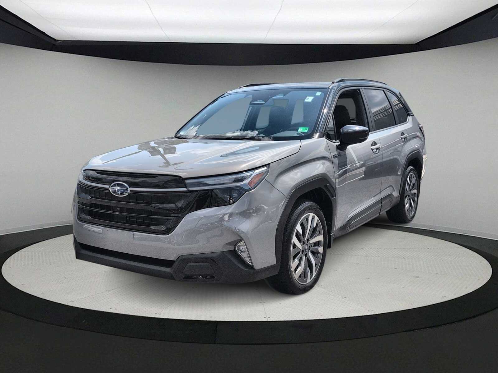 Certified 2025 Subaru Forester Touring AWD/4WD image 4