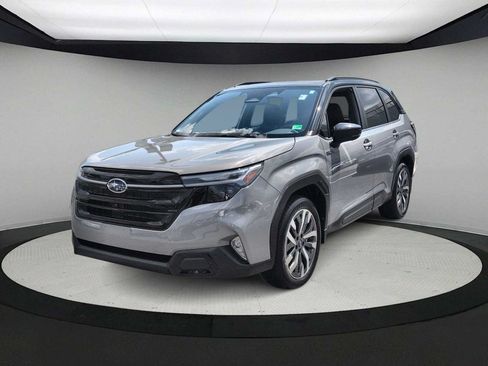 Used 2025 Subaru Forester Touring AWD/4WD image 4