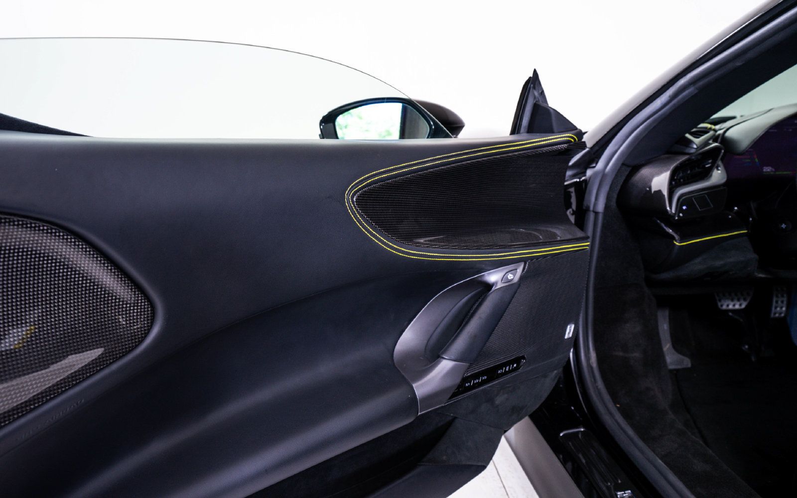 Used 2022 Ferrari SF90 Spider AWD/4WD image 23