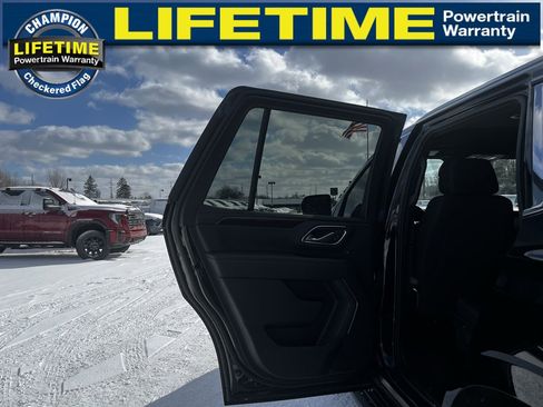 Used 2023 GMC Yukon SLE w/ Gmc Pro Safety Plus Package image 25