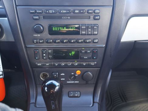 Used 2003 Ford Thunderbird image 10