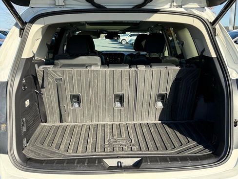 Used 2024 Subaru Ascent Onyx Edition image 16