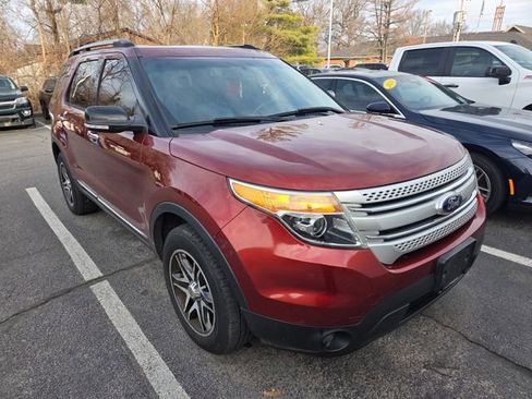 Used 2014 Ford Explorer XLT w/ Equipment Group 202A image 3