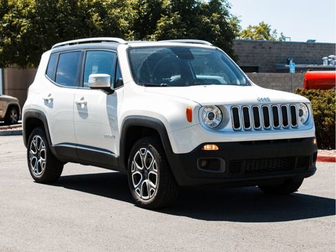 Used 2018 Jeep Renegade Limited w/ Safety & Security Group AWD/4WD image 3