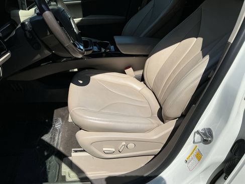 Certified 2022 Lincoln Nautilus Reserve AWD/4WD image 9