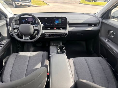 Certified 2025 Hyundai Ioniq 5 SE image 21