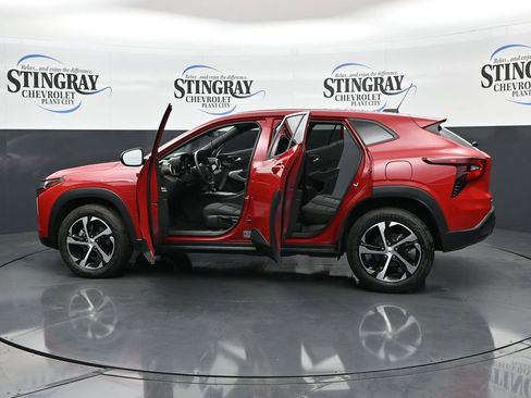 Used 2026 Chevrolet Trax RS image 28