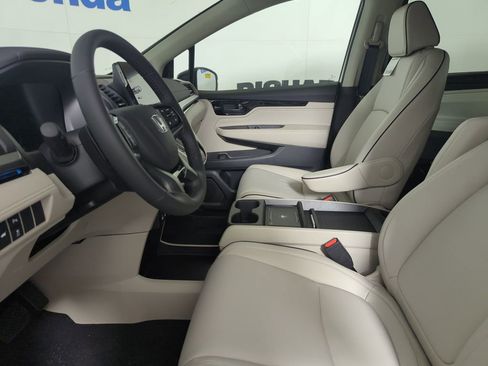 New 2026 Honda Odyssey Touring image 12
