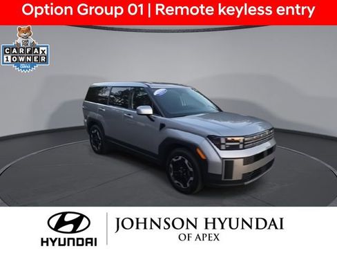 Used 2025 Hyundai Santa Fe SE image 2