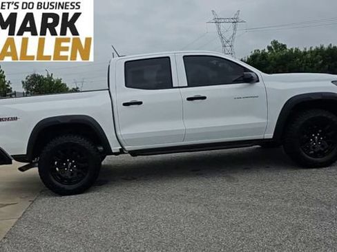 Used 2025 Chevrolet Colorado Trail Boss AWD/4WD image 9