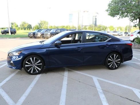 Used 2022 Nissan Altima 2.0 SR FWD image 4