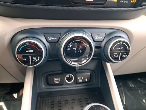 New 2026 Hyundai Venue SEL image 23