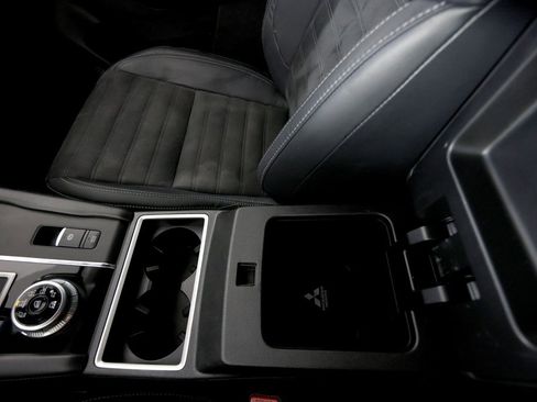 Used 2022 Mitsubishi Outlander SE image 36