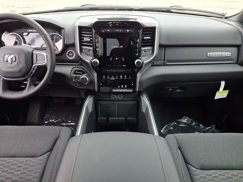 New 2026 RAM 1500 4x4 Crew Cab image 11