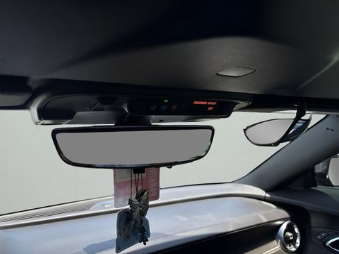 Used 2020 Chevrolet Camaro SS RWD image 11