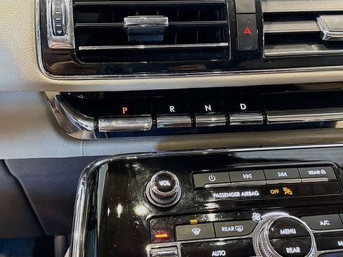 Used 2022 Lincoln Navigator Reserve AWD/4WD image 15