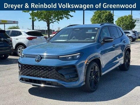 New 2026 Volkswagen Tiguan SE R-Line FWD image 3