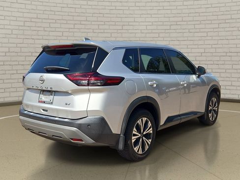 Certified 2022 Nissan Rogue SV FWD image 5