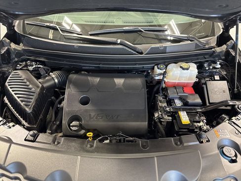 Used 2023 Chevrolet Traverse LT AWD/4WD image 49