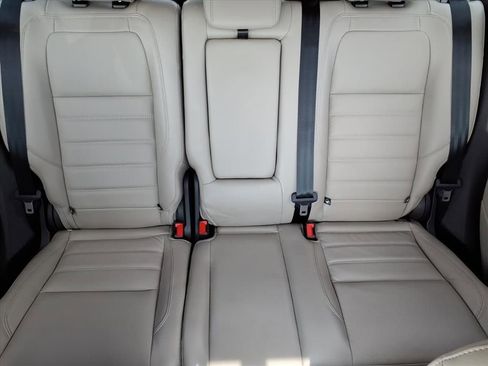 Used 2019 Ford Escape Titanium image 17