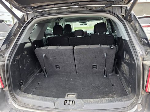 Used 2023 Ford Explorer XLT AWD/4WD image 8