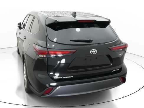 New 2026 Toyota Highlander Limited image 6