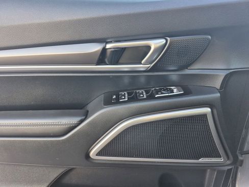 Certified 2025 Kia Telluride S image 8