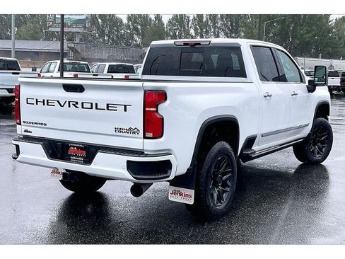Used 2024 Chevrolet Silverado 3500 High Country w/ High Country Premium Package AWD/4WD image 15