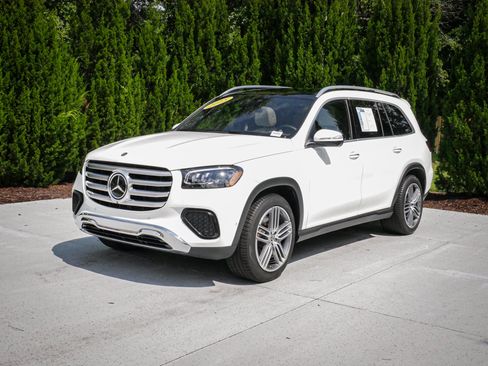 Used 2025 Mercedes-Benz GLS 450 4MATIC image 5