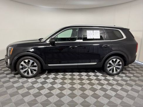 Used 2022 Kia Telluride S AWD/4WD image 3