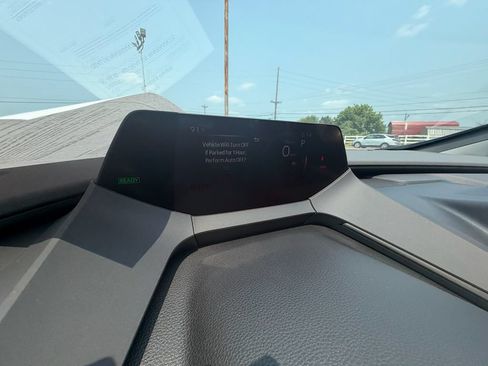 Used 2024 Toyota Prius XLE FWD image 12
