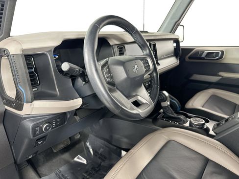 Used 2022 Ford Bronco Wildtrak image 9