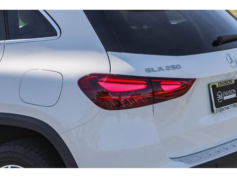 Certified 2025 Mercedes-Benz GLA 250 image 11