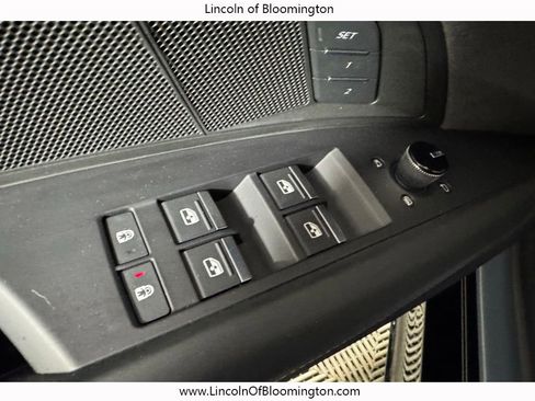 Used 2024 Audi RS e-tron GT w/ Carbon Performance Package AWD/4WD image 39