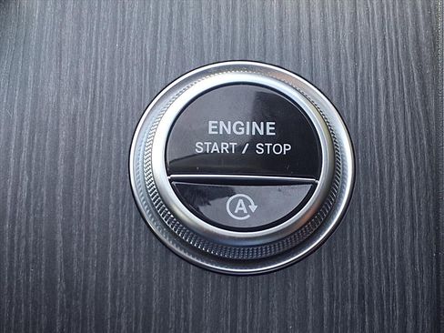 Used 2023 Mercedes-Benz C 300 4MATIC Sedan image 10