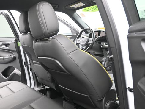 Used 2024 Chevrolet TrailBlazer ACTIV image 22
