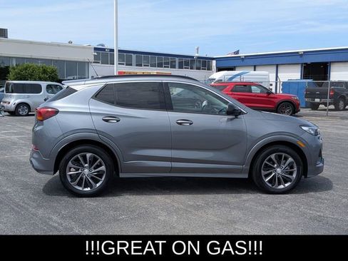 Used 2021 Buick Encore GX Essence w/ Experience Buick Package FWD image 9