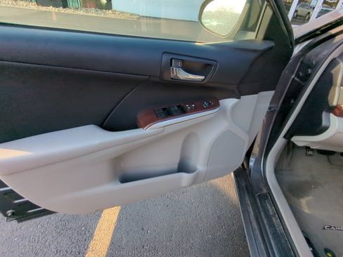 Used 2014 Toyota Camry XLE FWD image 8