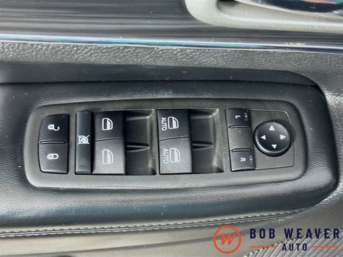 Used 2022 Jeep Grand Cherokee Limited AWD/4WD image 21