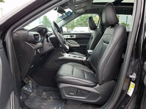 Certified 2023 Ford Explorer Limited w/ Limited Technology Package AWD/4WD image 16