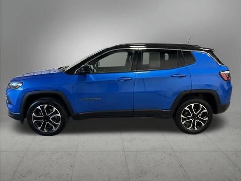 Used 2023 Jeep Compass Limited AWD/4WD image 2