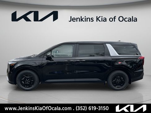 New 2026 Kia Carnival FWD image 5