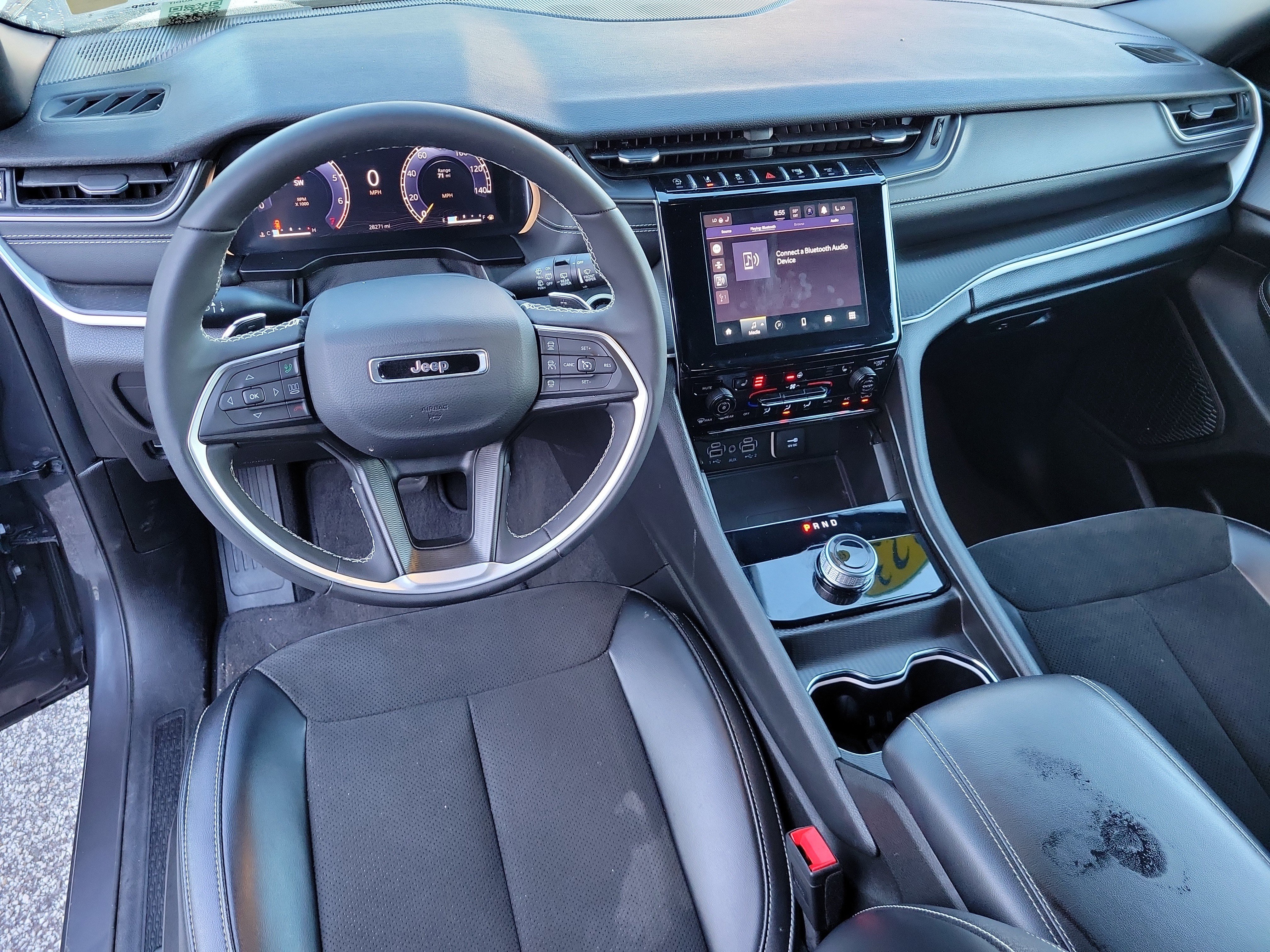 Used 2023 Jeep Grand Cherokee L Altitude AWD/4WD image 13