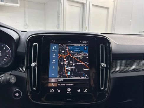 Used 2022 Volvo XC40 T5 R-Design w/ Advanced Package AWD/4WD image 35