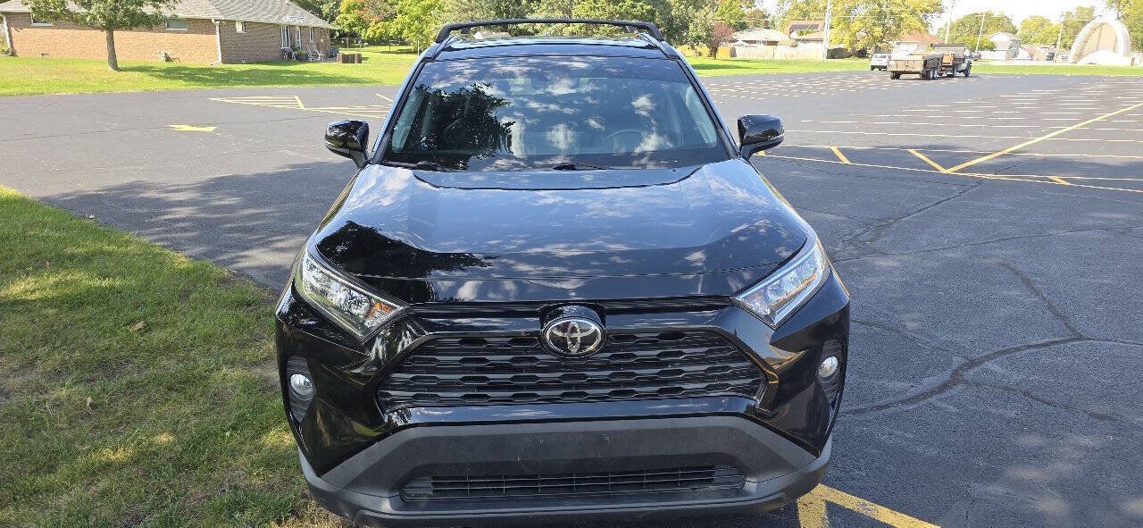 Used 2020 Toyota RAV4 XLE Premium AWD/4WD image 8