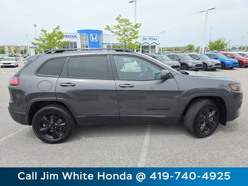 Used 2020 Jeep Cherokee Latitude Plus AWD/4WD image 18